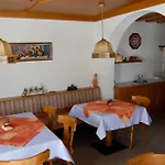 לינה וארוחת בוקר Haus Oberland סן אנטון