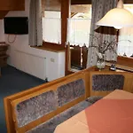Haus Oberland Bed & Breakfast Sankt Anton am Arlberg