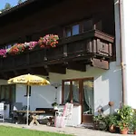 Haus Oberland לינה וארוחת בוקר 3*