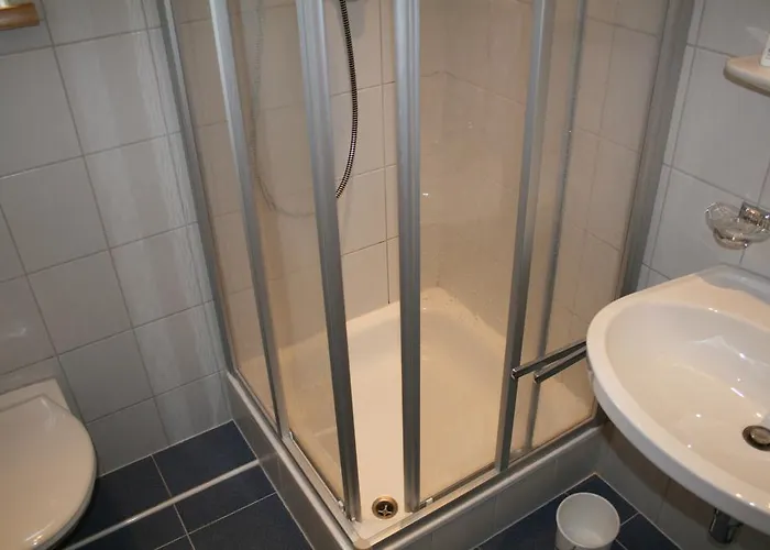 Haus Oberland فندق مبيت وإفطار 3*