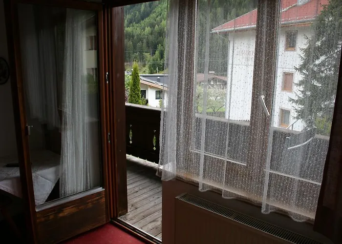 فندق مبيت وإفطار Haus Oberland 3*