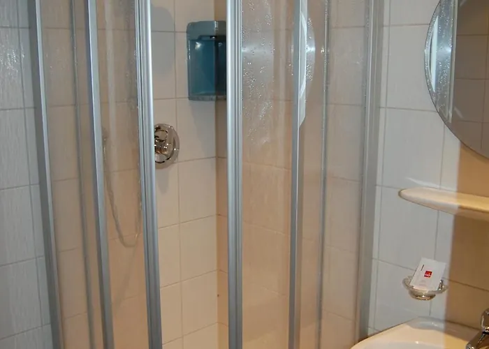 فندق مبيت وإفطار Haus Oberland 3*