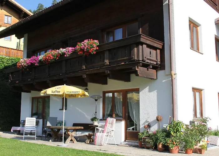 Haus Oberland فندق مبيت وإفطار 3*