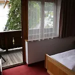 Haus Oberland Couette-café 3*