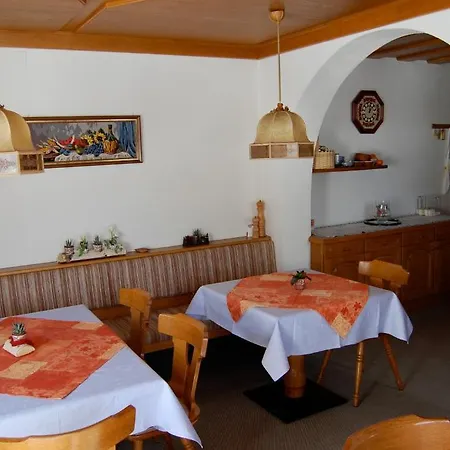 B&B Haus Oberland 장크트안톤암아를베르크