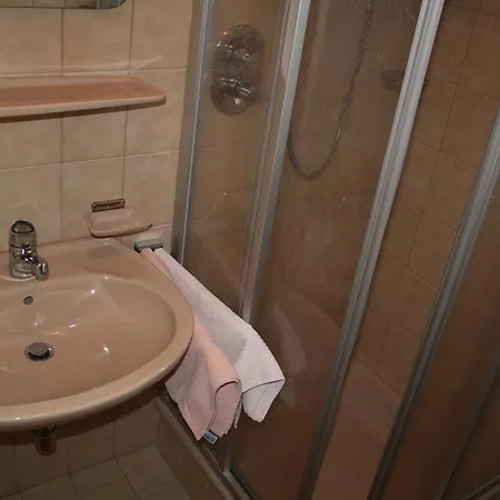 Haus Oberland 3* 장크트안톤암아를베르크